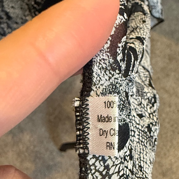 100% Silk Floral Poncho Wrap Black Ivory Whimsigoth - Picture 12 of 13